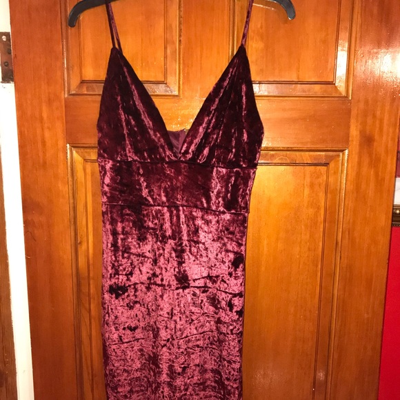 Velvet dress, fur choker/ and fur clutch to match - Picture 7 of 7